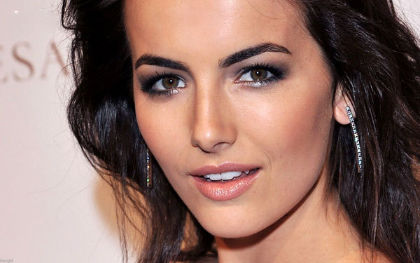 24 настай жүжигчин Camilla Belle